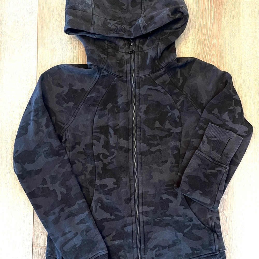 Lululemon camo scuba sweater